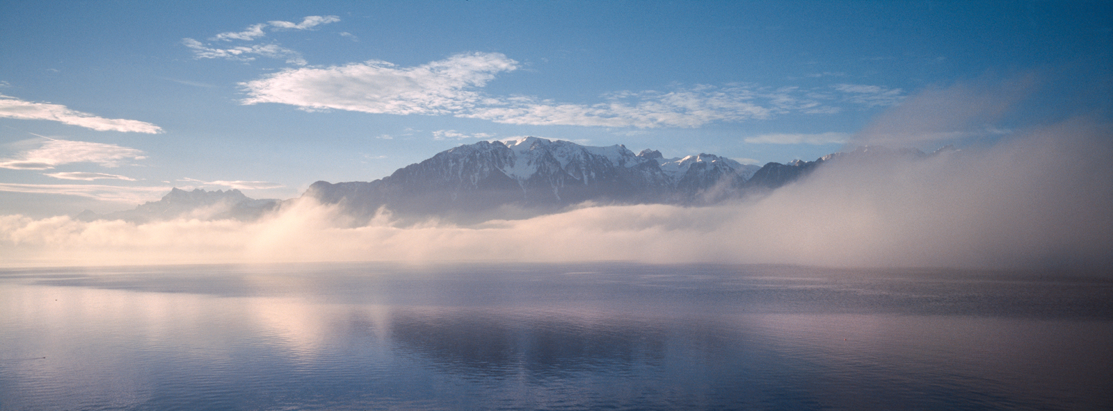 Lac Léman dans la brume - Hôtel des Trois Couronnes